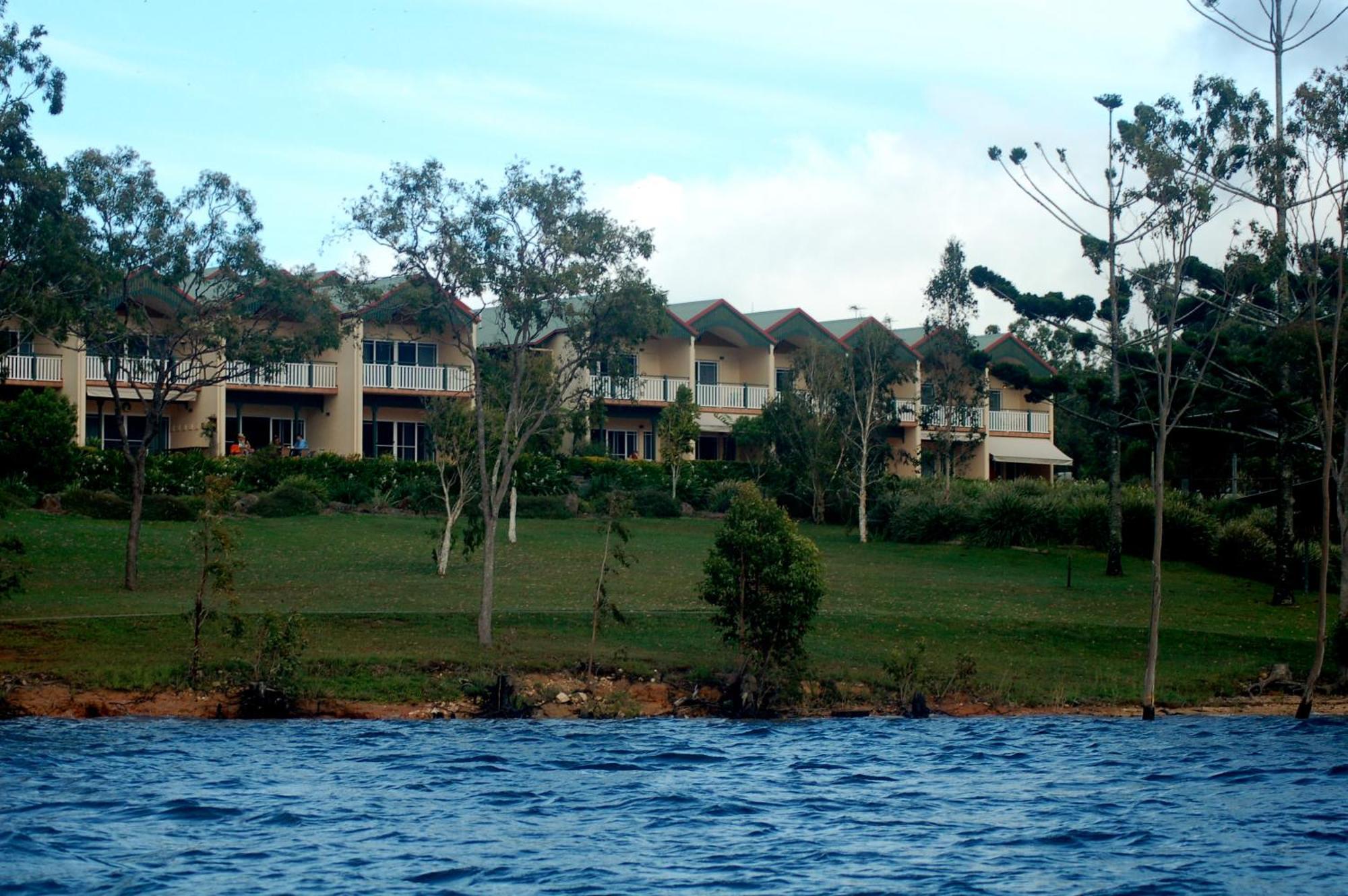 Tinaroo Lake Resort Zewnętrze zdjęcie